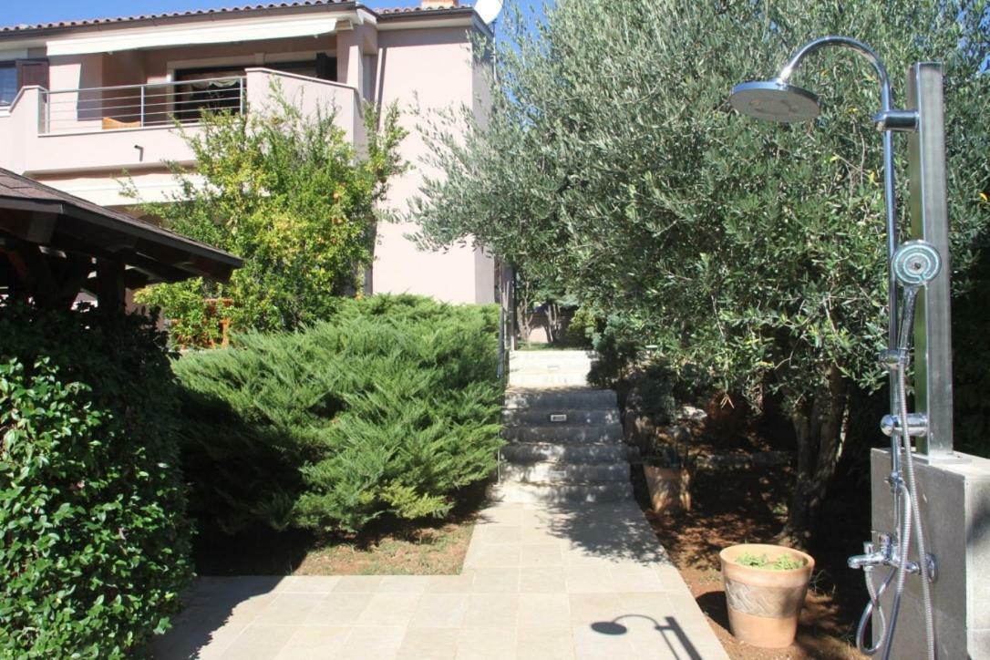 Premantura Olive Garden Villa Eksteriør bilde